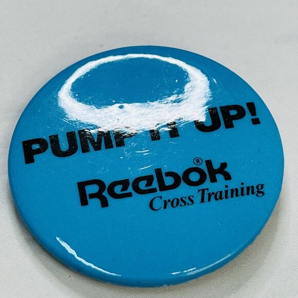 Vintage Reebok 1989 Pin Pinback Button "Pump It Up!" Blue Cross Training Rare - Picture 2 of 3